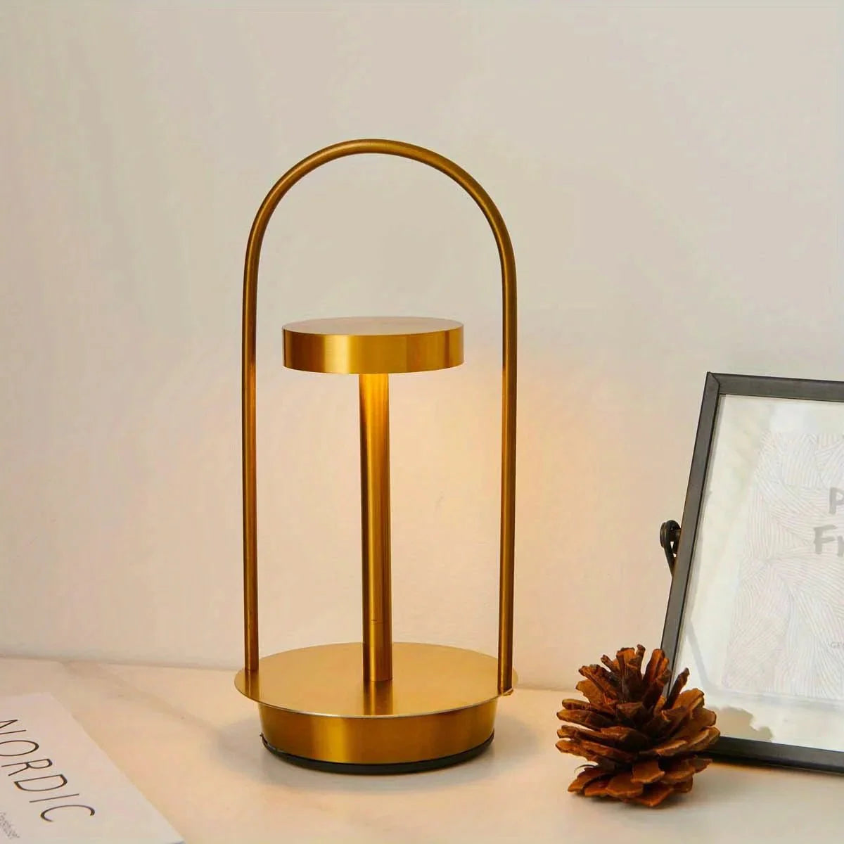 Estraglo - LED Table Lamp