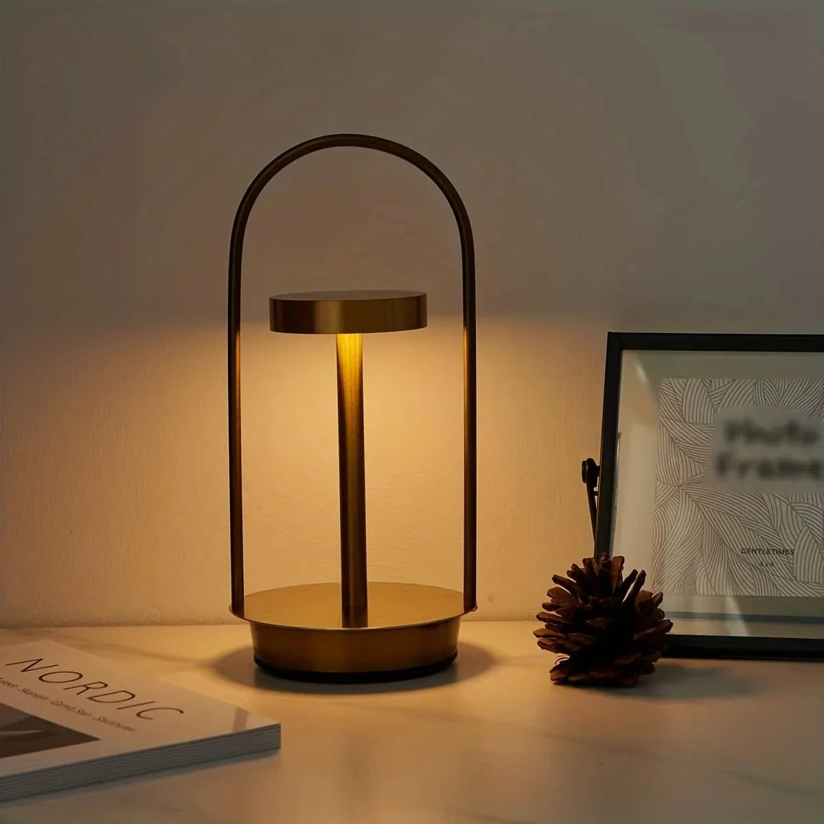 Estraglo - LED Table Lamp