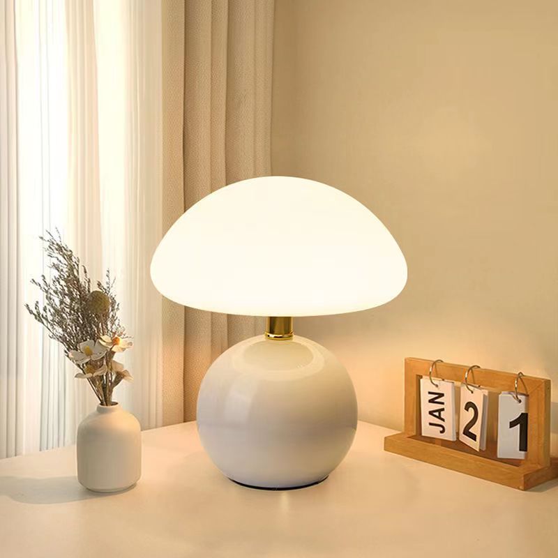 Bordeaux - Cream-Colored Mushroom Lamp